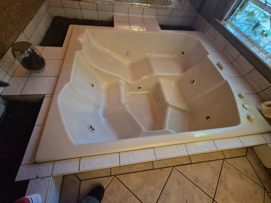 4 Bedroom Property for Sale in Mulbarton Gauteng