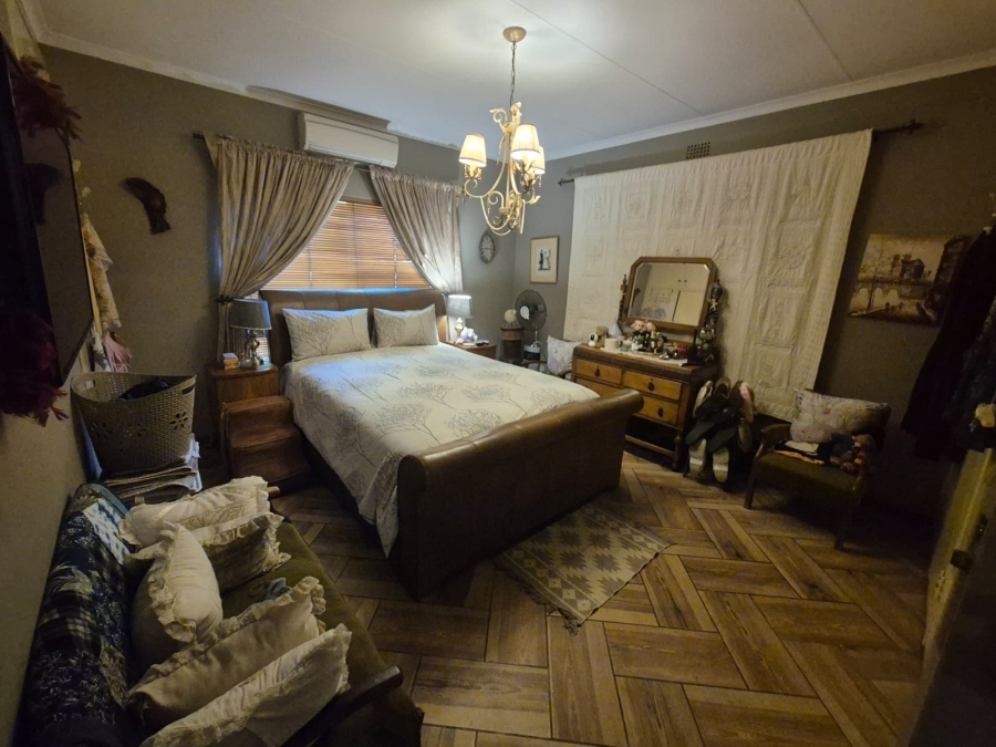 4 Bedroom Property for Sale in Mulbarton Gauteng