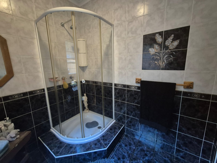 4 Bedroom Property for Sale in Mulbarton Gauteng