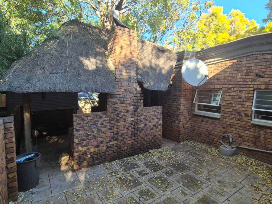 4 Bedroom Property for Sale in Mulbarton Gauteng