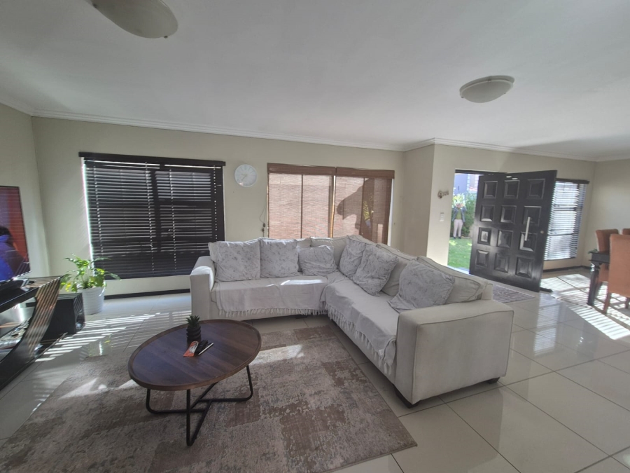 4 Bedroom Property for Sale in Bassonia Rock Gauteng