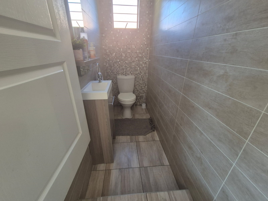 4 Bedroom Property for Sale in Bassonia Rock Gauteng