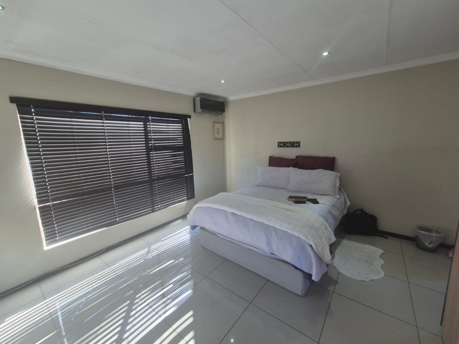 4 Bedroom Property for Sale in Bassonia Rock Gauteng