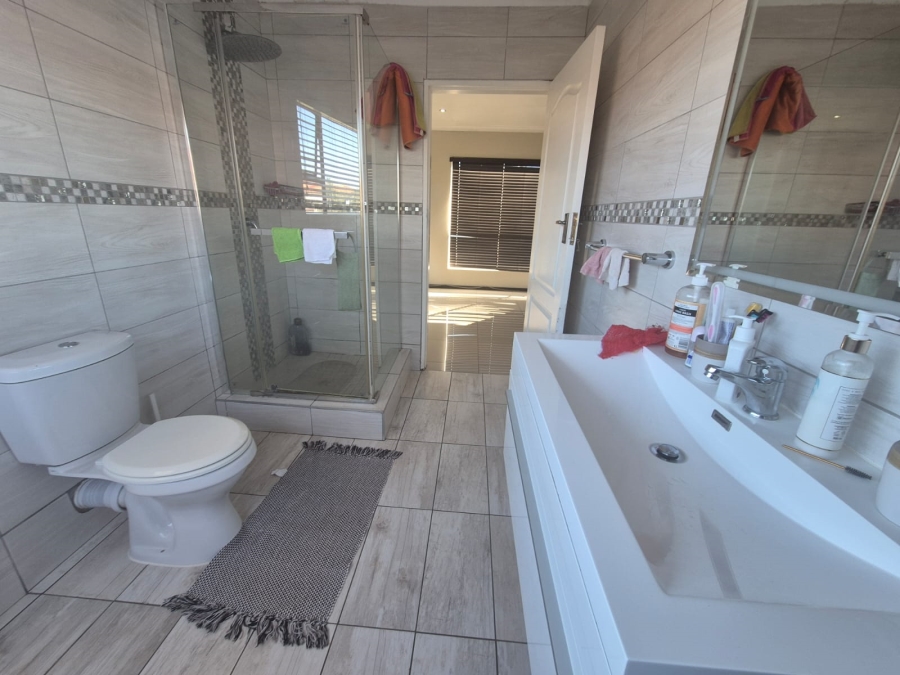 4 Bedroom Property for Sale in Bassonia Rock Gauteng