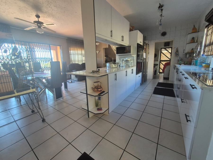 4 Bedroom Property for Sale in Bassonia Gauteng