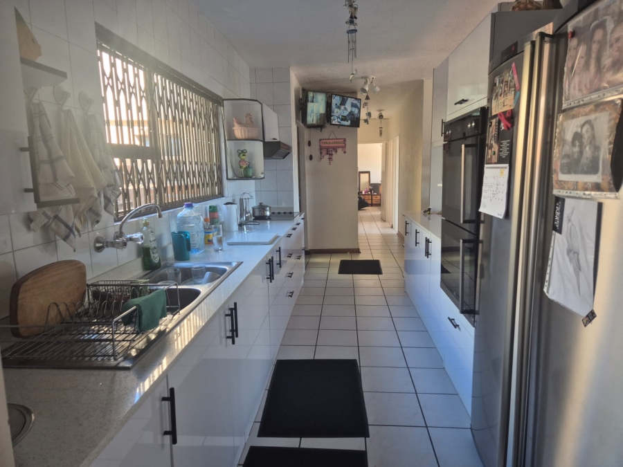 4 Bedroom Property for Sale in Bassonia Gauteng