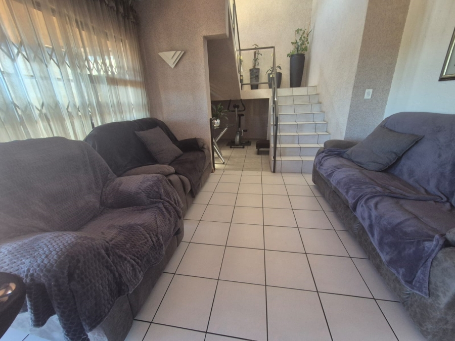 4 Bedroom Property for Sale in Bassonia Gauteng