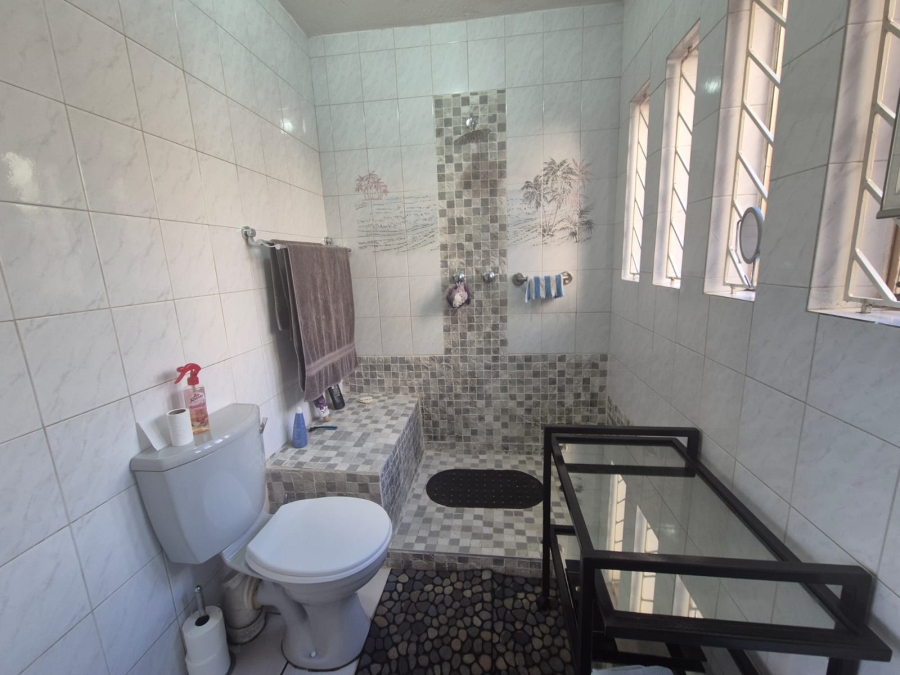 4 Bedroom Property for Sale in Bassonia Gauteng