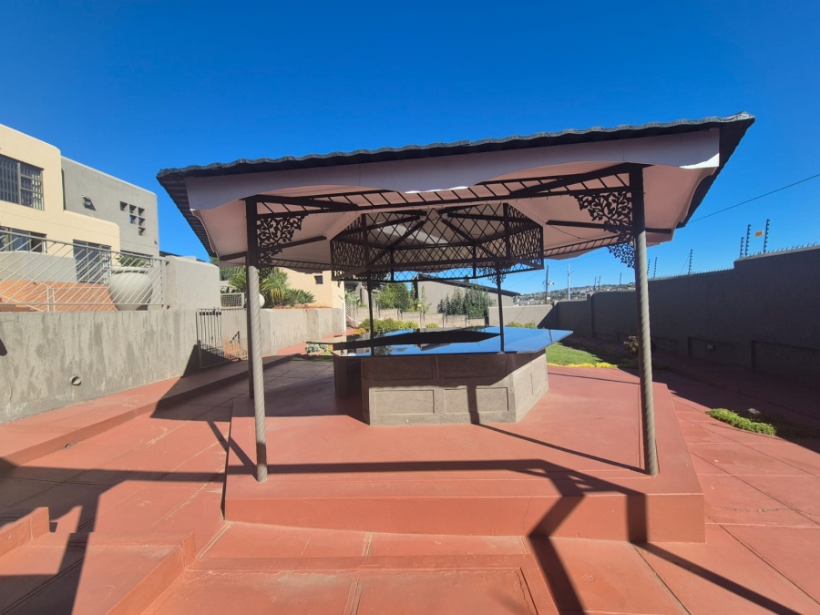 4 Bedroom Property for Sale in Bassonia Gauteng