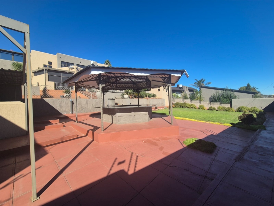 4 Bedroom Property for Sale in Bassonia Gauteng