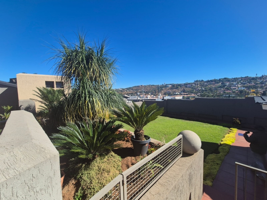 4 Bedroom Property for Sale in Bassonia Gauteng