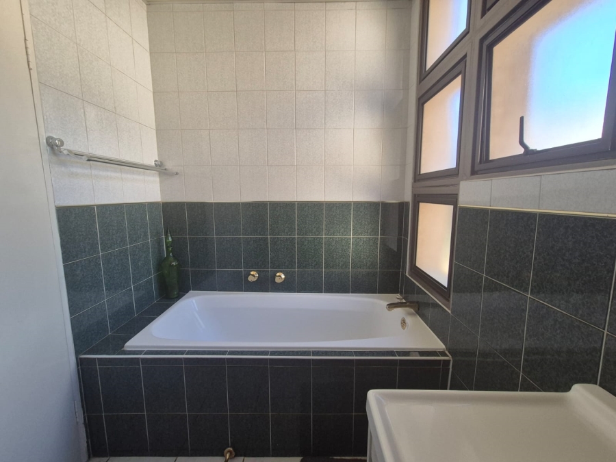 4 Bedroom Property for Sale in Bassonia Gauteng