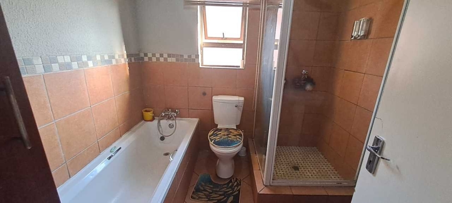 2 Bedroom Property for Sale in Albertsdal Gauteng