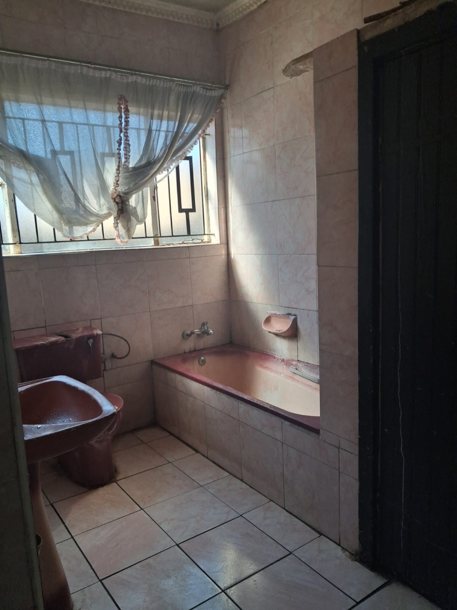 6 Bedroom Property for Sale in Vereeniging Gauteng