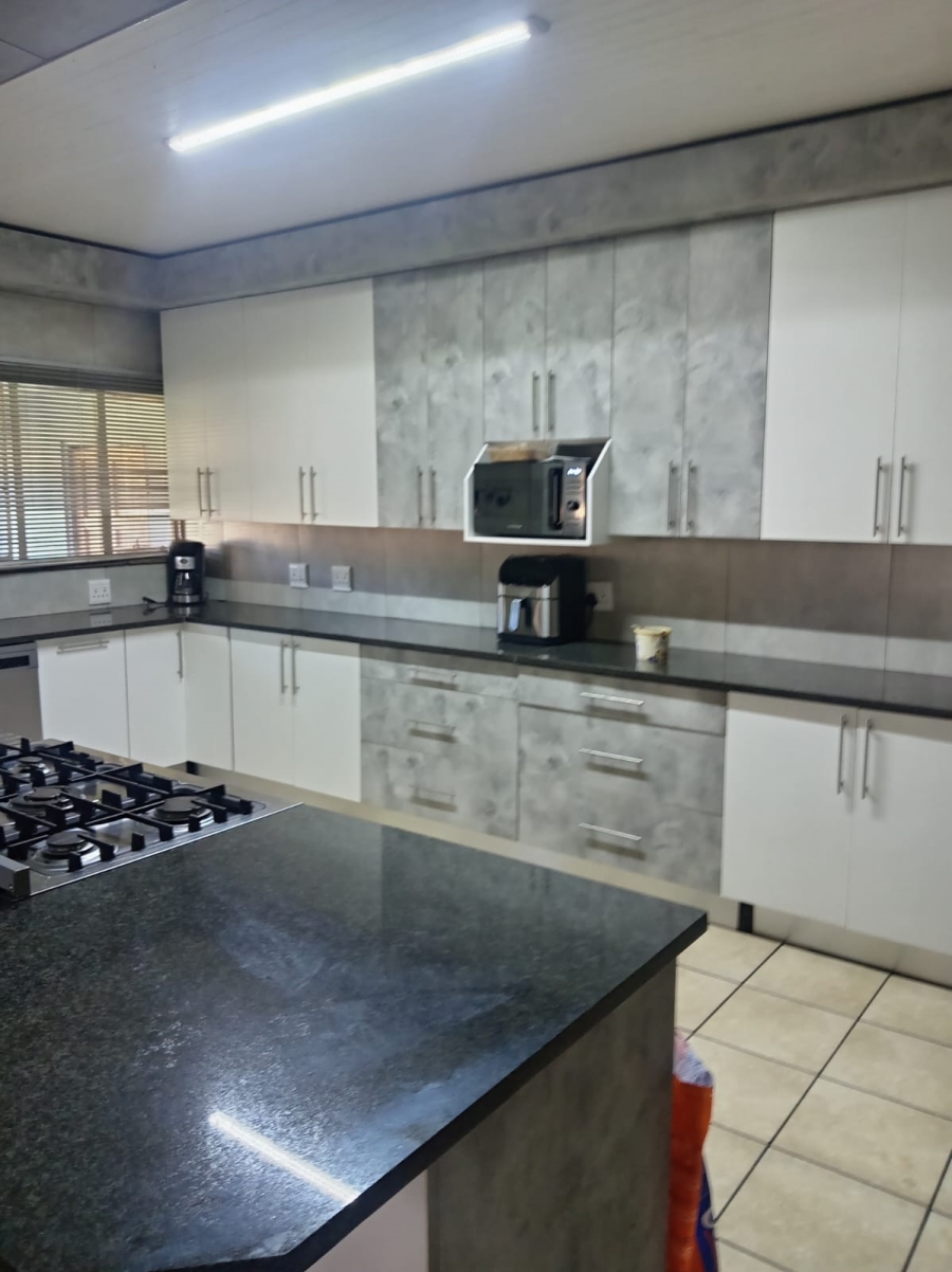 3 Bedroom Property for Sale in Flora Gardens Gauteng