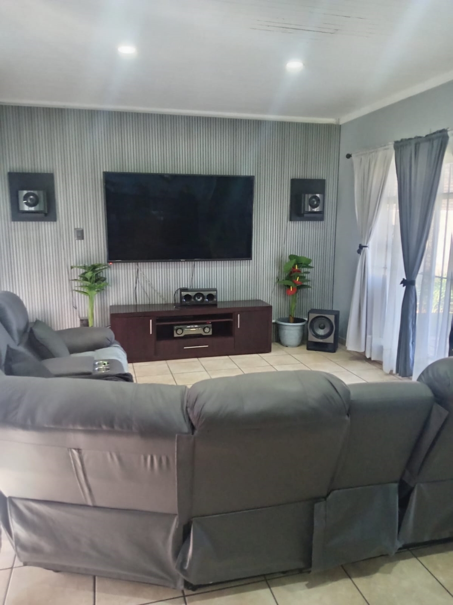 3 Bedroom Property for Sale in Flora Gardens Gauteng