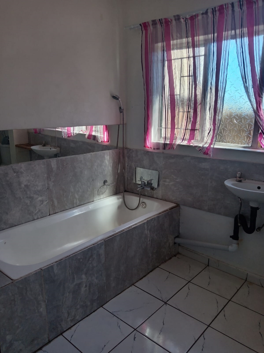 3 Bedroom Property for Sale in Flora Gardens Gauteng