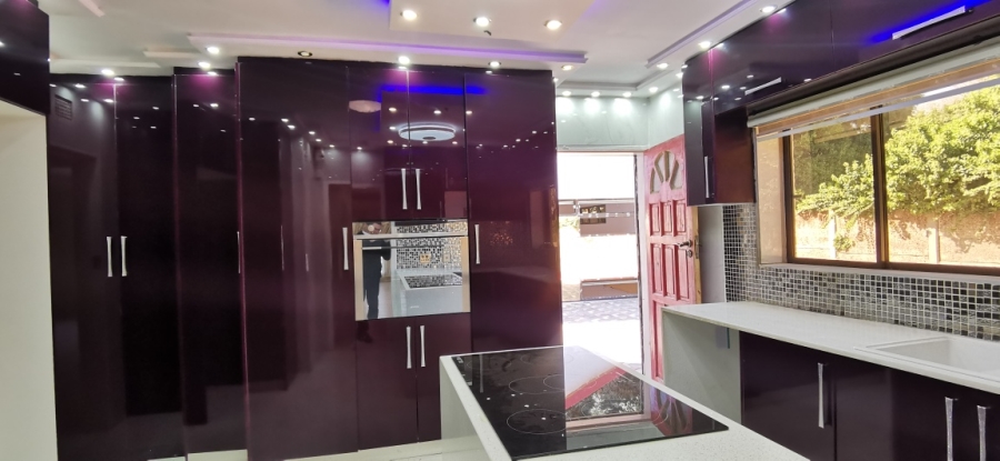 6 Bedroom Property for Sale in Farrarmere Gauteng
