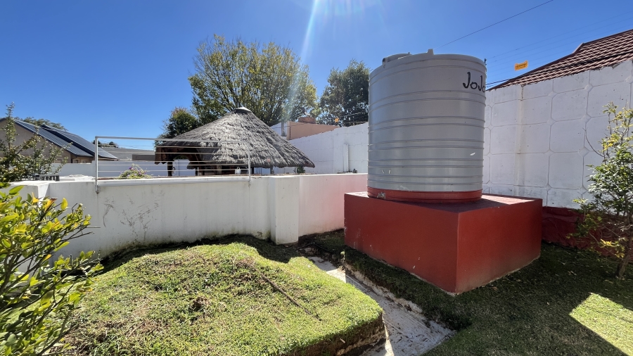 6 Bedroom Property for Sale in Farrarmere Gauteng