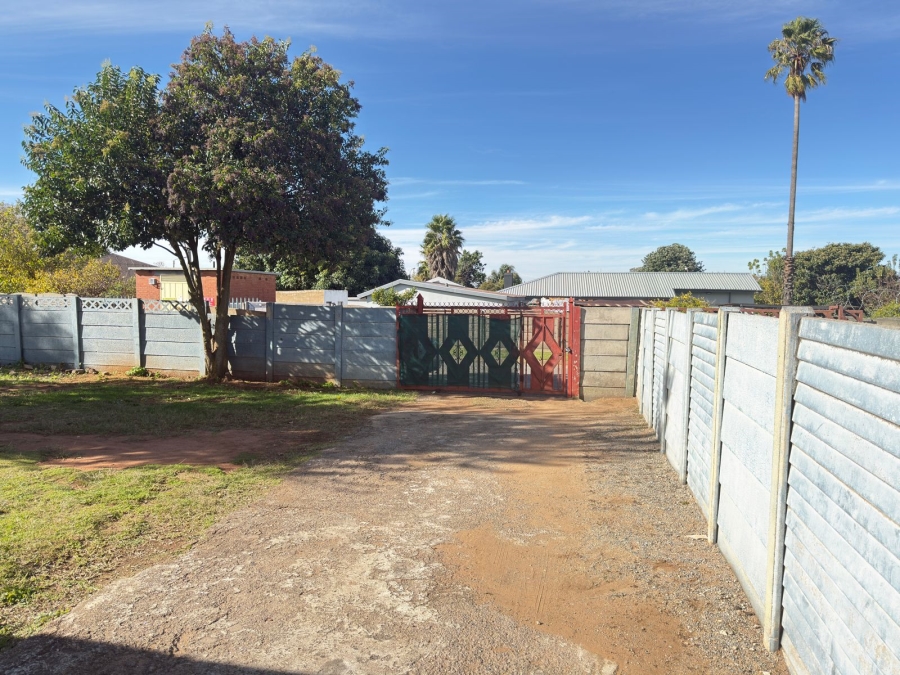 2 Bedroom Property for Sale in Chloorkop Gauteng