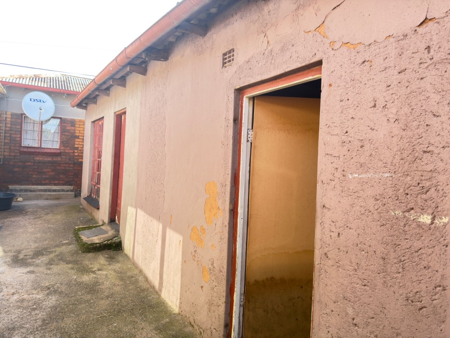 2 Bedroom Property for Sale in Chloorkop Gauteng