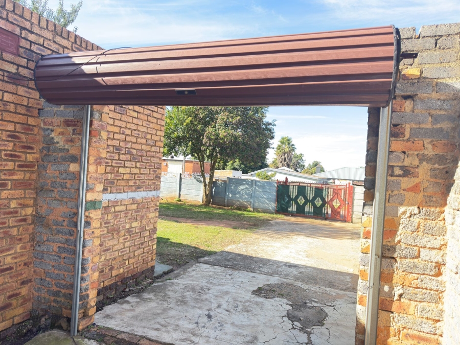 2 Bedroom Property for Sale in Chloorkop Gauteng