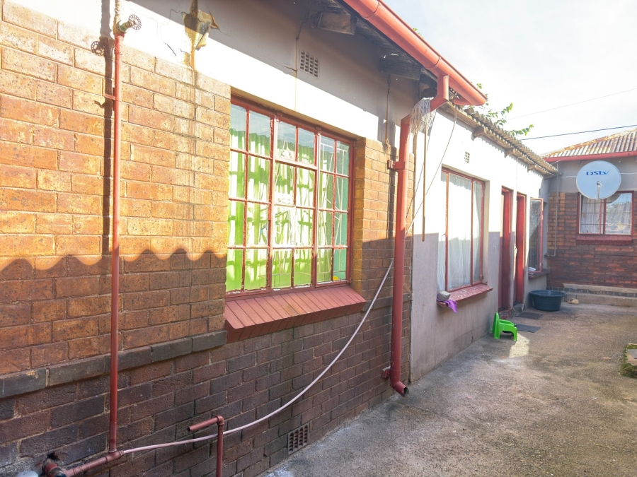 2 Bedroom Property for Sale in Chloorkop Gauteng