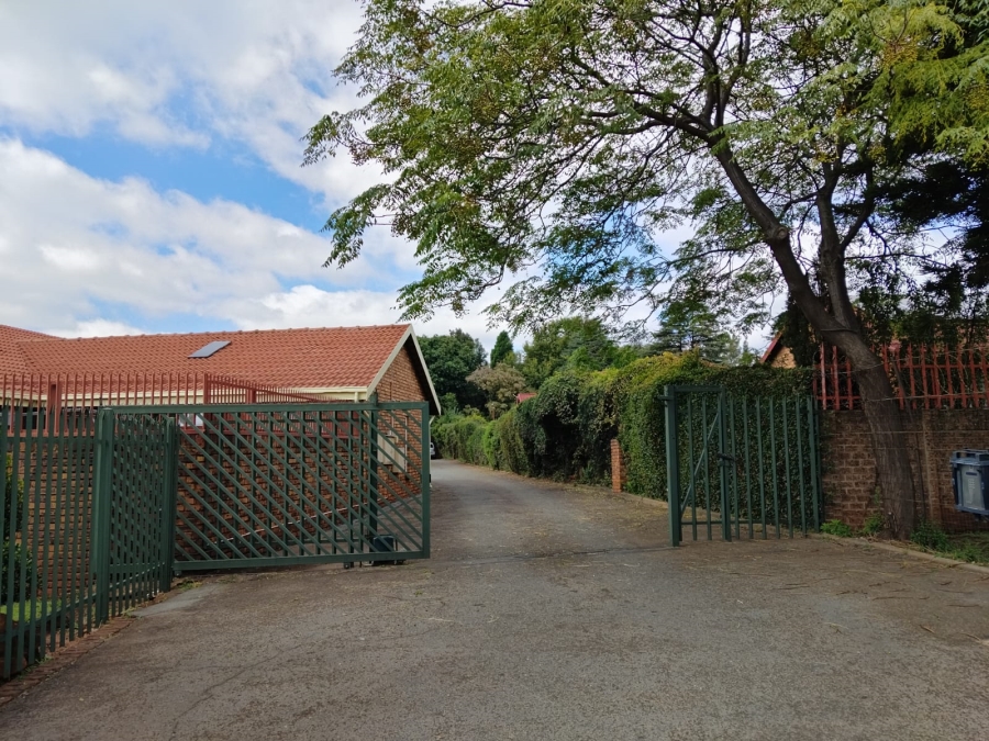 3 Bedroom Property for Sale in Birchleigh North Gauteng