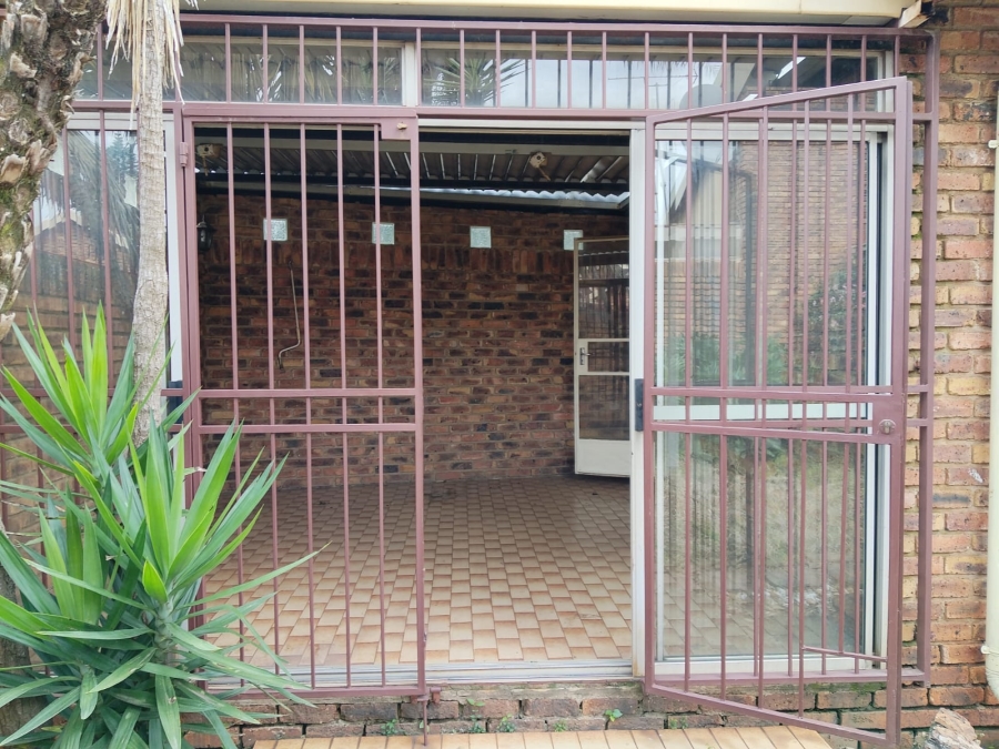 3 Bedroom Property for Sale in Birchleigh North Gauteng