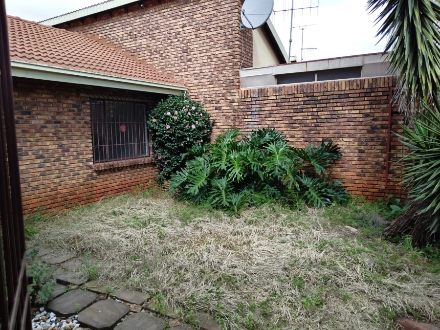 3 Bedroom Property for Sale in Birchleigh North Gauteng