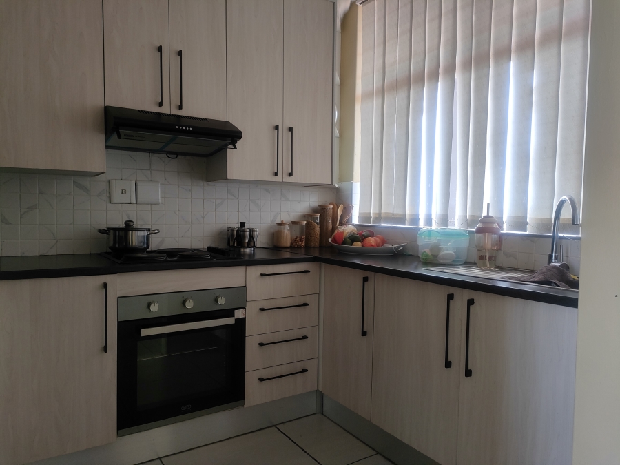 2 Bedroom Property for Sale in La Montagne Gauteng