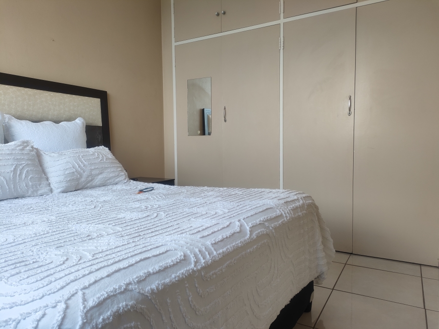 2 Bedroom Property for Sale in La Montagne Gauteng