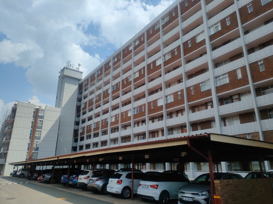 2 Bedroom Property for Sale in La Montagne Gauteng