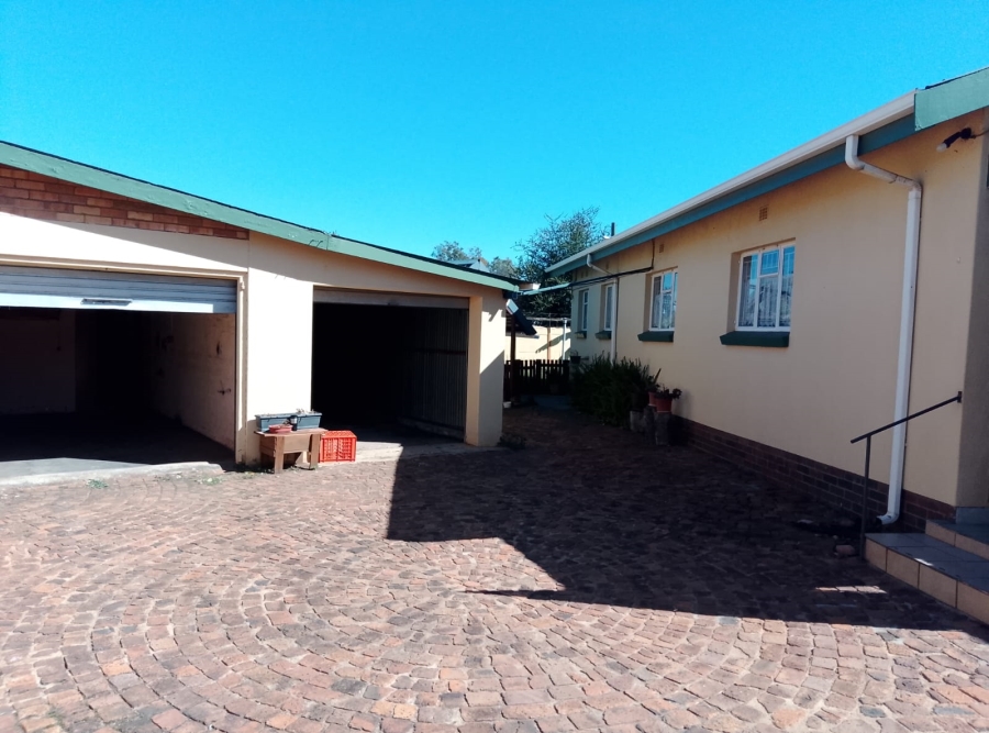 4 Bedroom Property for Sale in Casseldale Gauteng