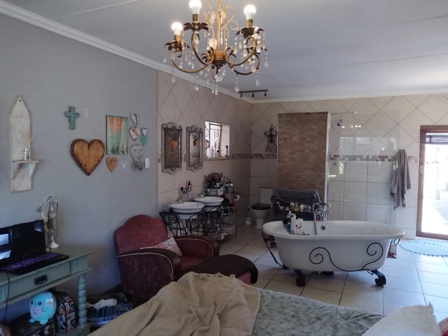 4 Bedroom Property for Sale in Allen Grove Gauteng