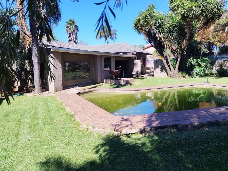 4 Bedroom Property for Sale in Allen Grove Gauteng
