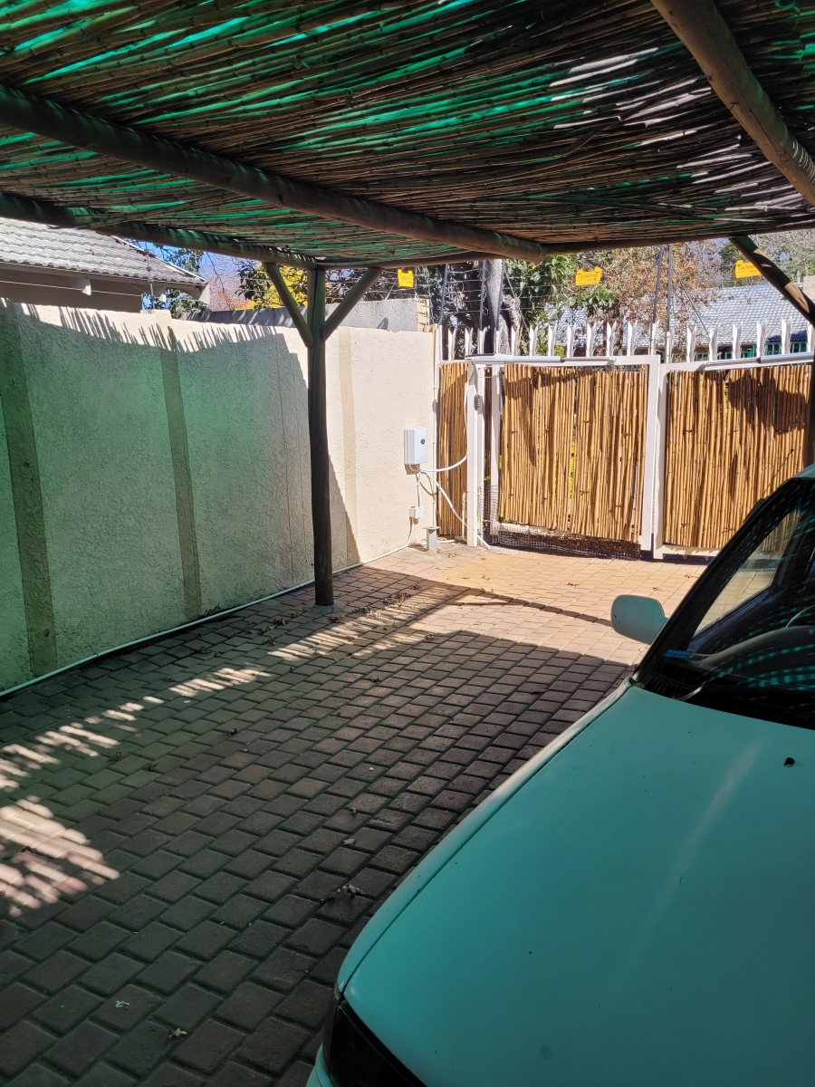 To Let 1 Bedroom Property for Rent in Blairgowrie Gauteng