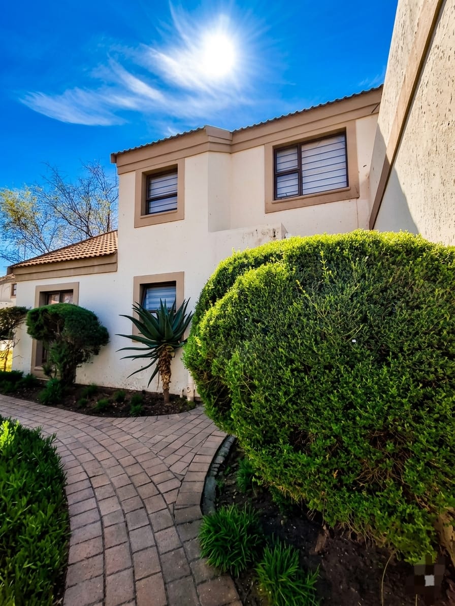 2 Bedroom Property for Sale in Broadacres Gauteng