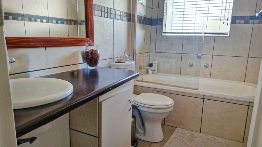 3 Bedroom Property for Sale in Rembrandt Park Gauteng