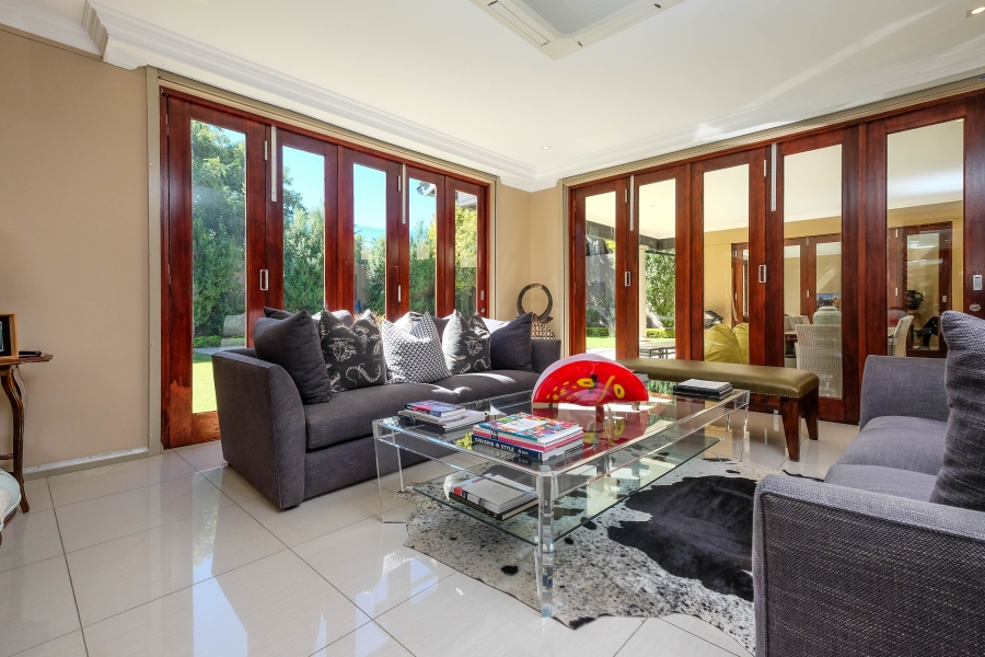 4 Bedroom Property for Sale in Hurlingham Gauteng