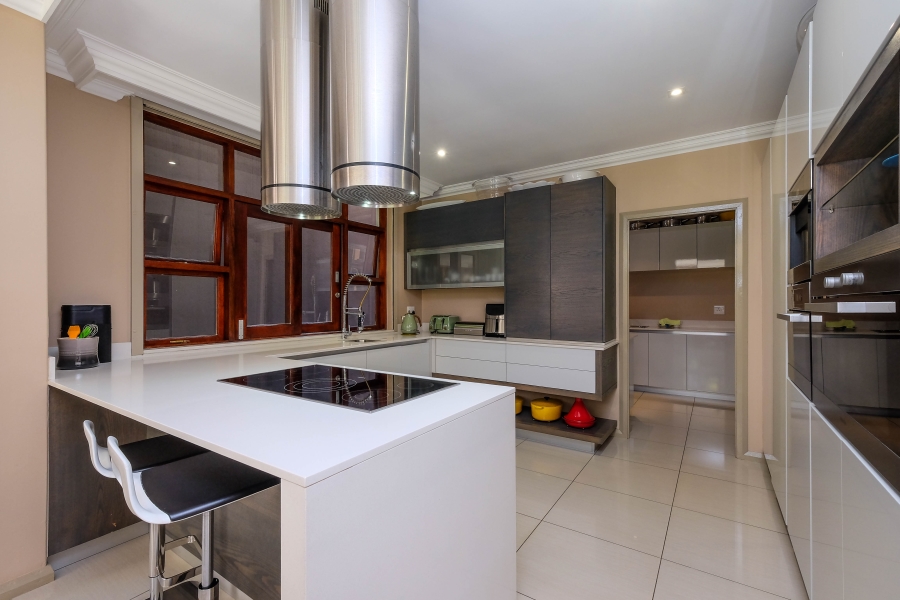 4 Bedroom Property for Sale in Hurlingham Gauteng