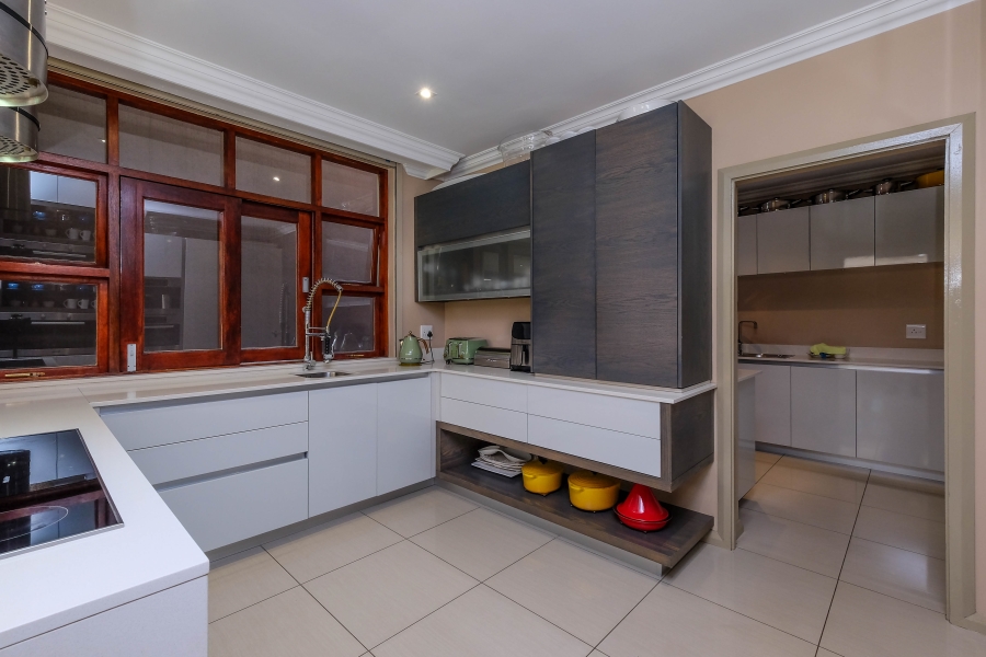 4 Bedroom Property for Sale in Hurlingham Gauteng