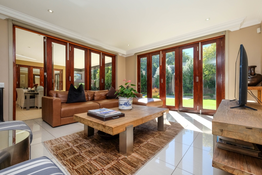 4 Bedroom Property for Sale in Hurlingham Gauteng
