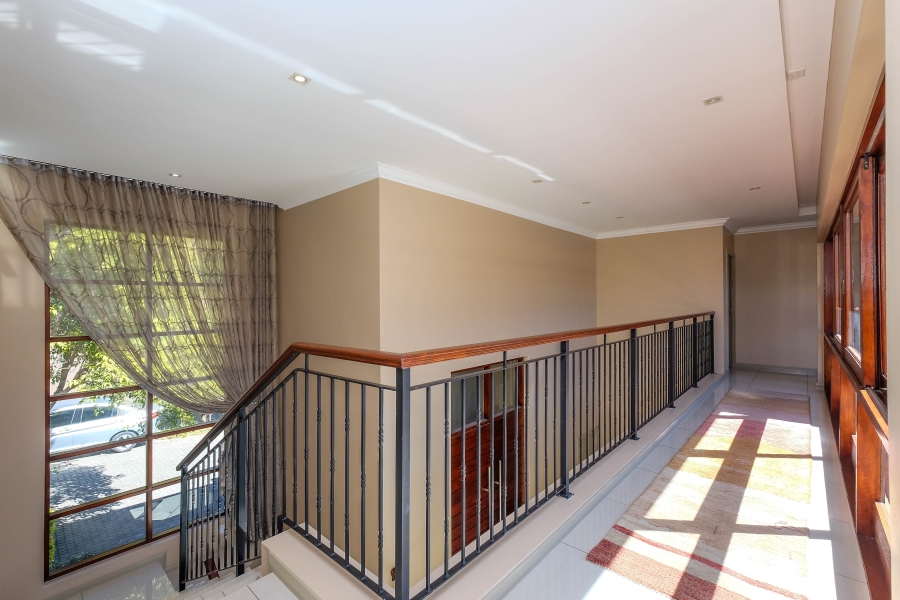 4 Bedroom Property for Sale in Hurlingham Gauteng