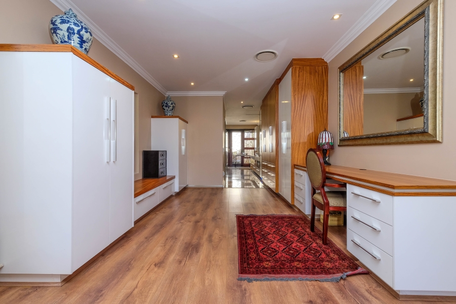 4 Bedroom Property for Sale in Hurlingham Gauteng