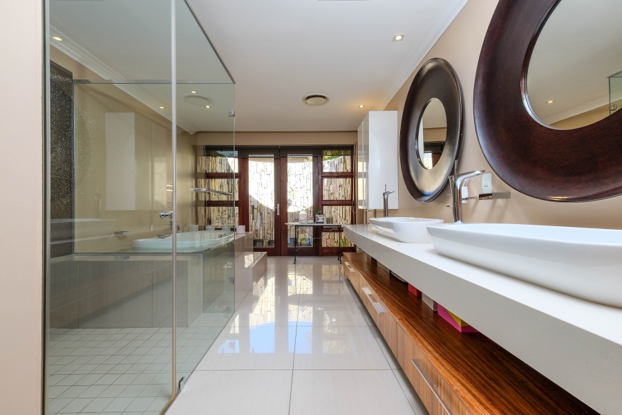 4 Bedroom Property for Sale in Hurlingham Gauteng
