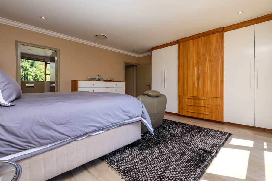 4 Bedroom Property for Sale in Hurlingham Gauteng