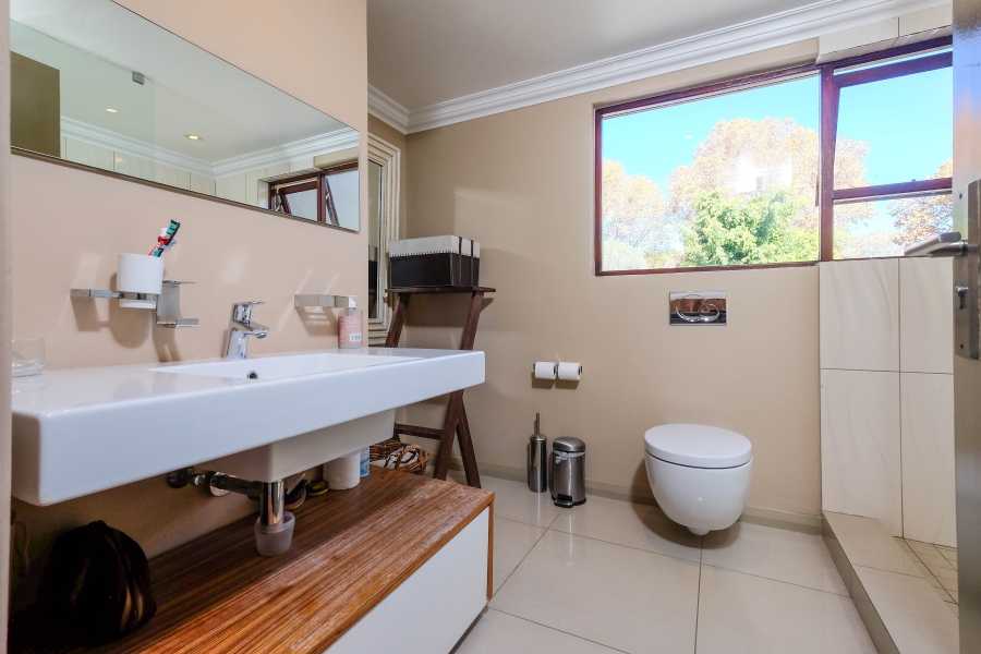4 Bedroom Property for Sale in Hurlingham Gauteng