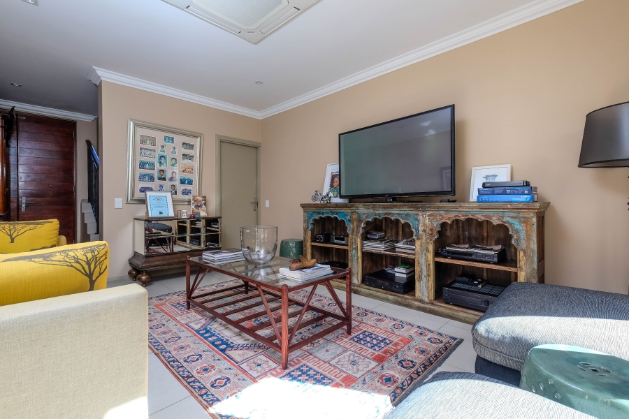 4 Bedroom Property for Sale in Hurlingham Gauteng