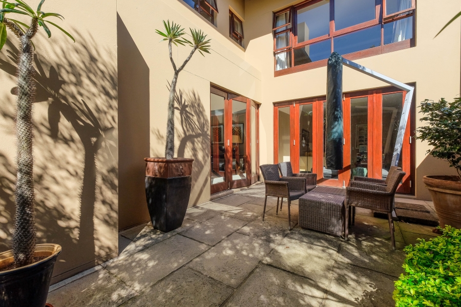 4 Bedroom Property for Sale in Hurlingham Gauteng